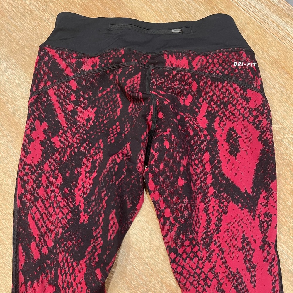 Nike dri fit capris